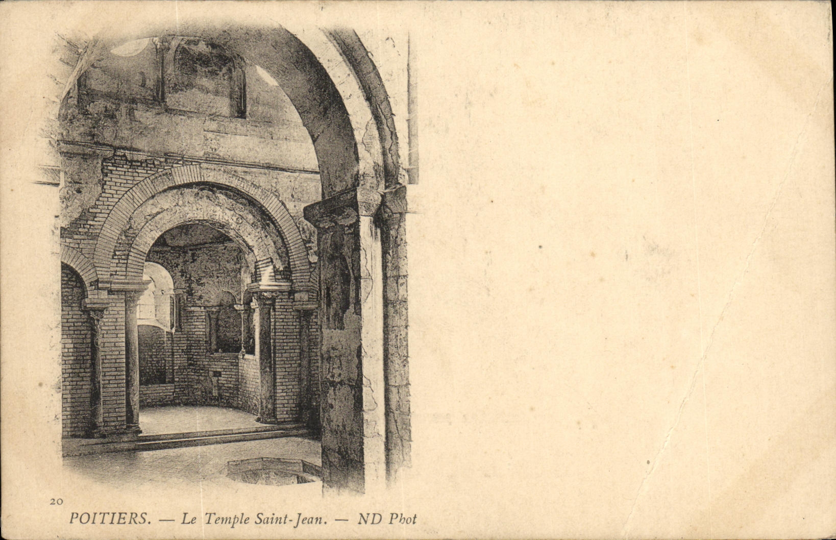 CPA Poitiers Le Temple Saint Jean