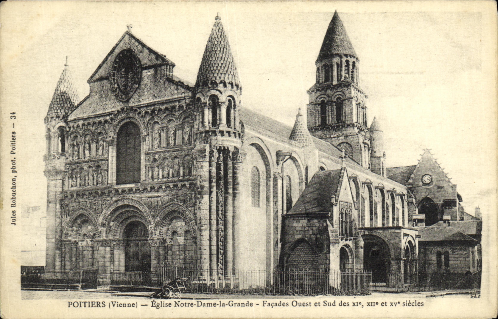 Poitiers (Vienne) — Église Notre-Dame-la-Grande — Façades Ouest et Sud des xi°, xiii° et xv° siècles — Jules Robuchon, phot. Poitiers — 34