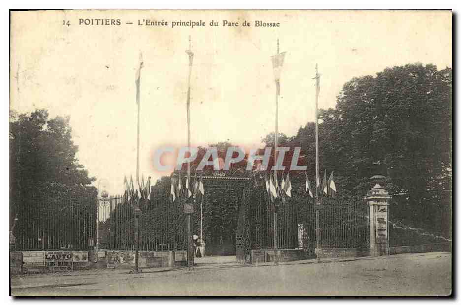 CPA Poitiers L Entree principale du Parc de Blossac