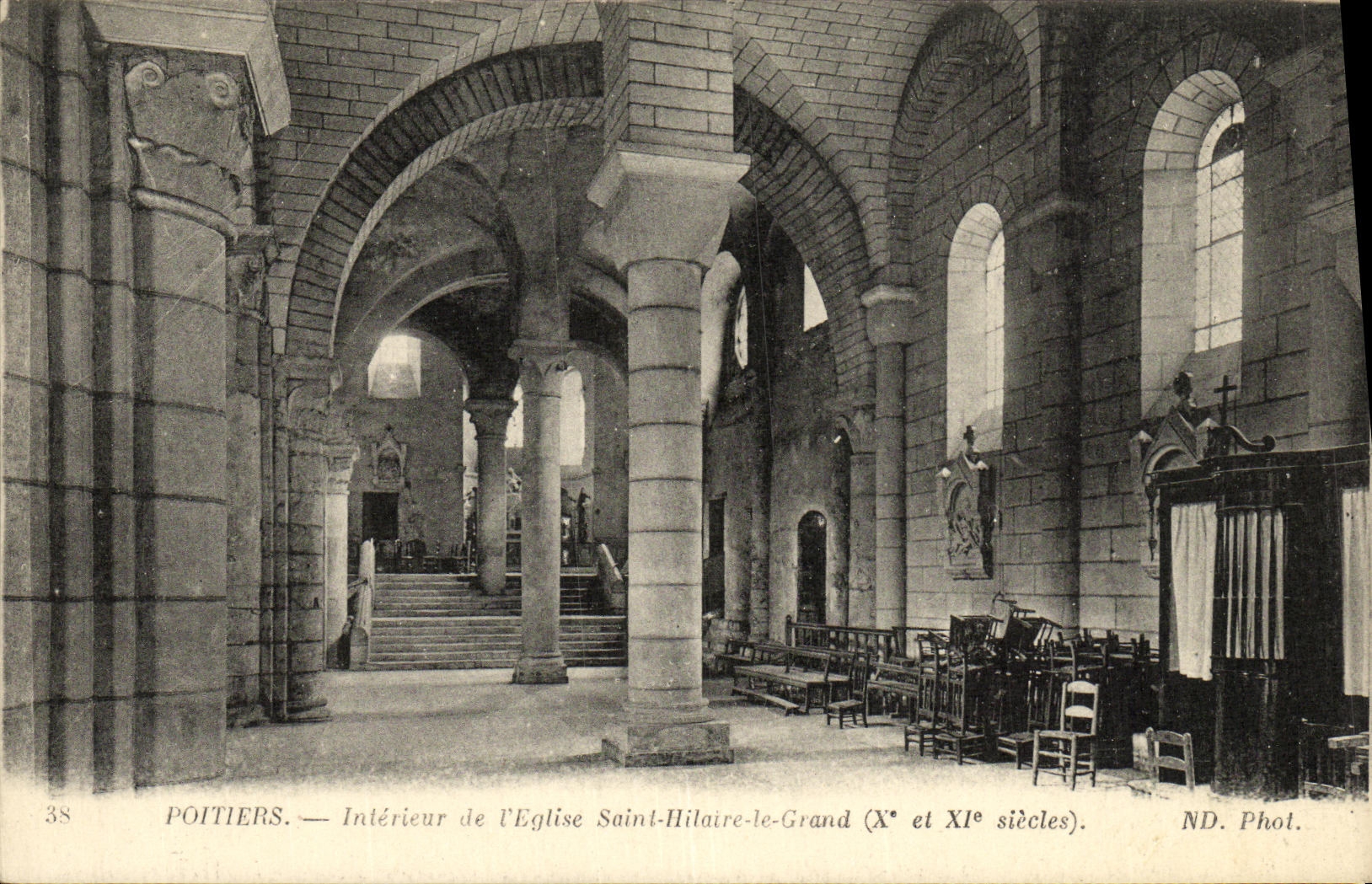 Poitiers — Intérieur de l'Église Saint-Hilaire-le-Grand (Xe et XIe siècles) — ND. Phot.