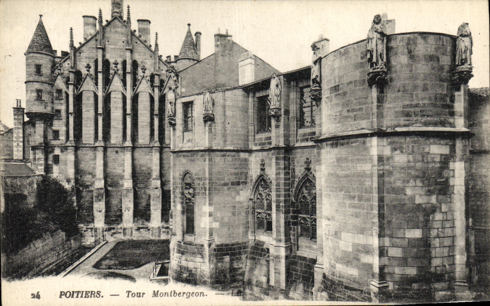Poitiers — Tour Montbergeon — L.E. — n°24