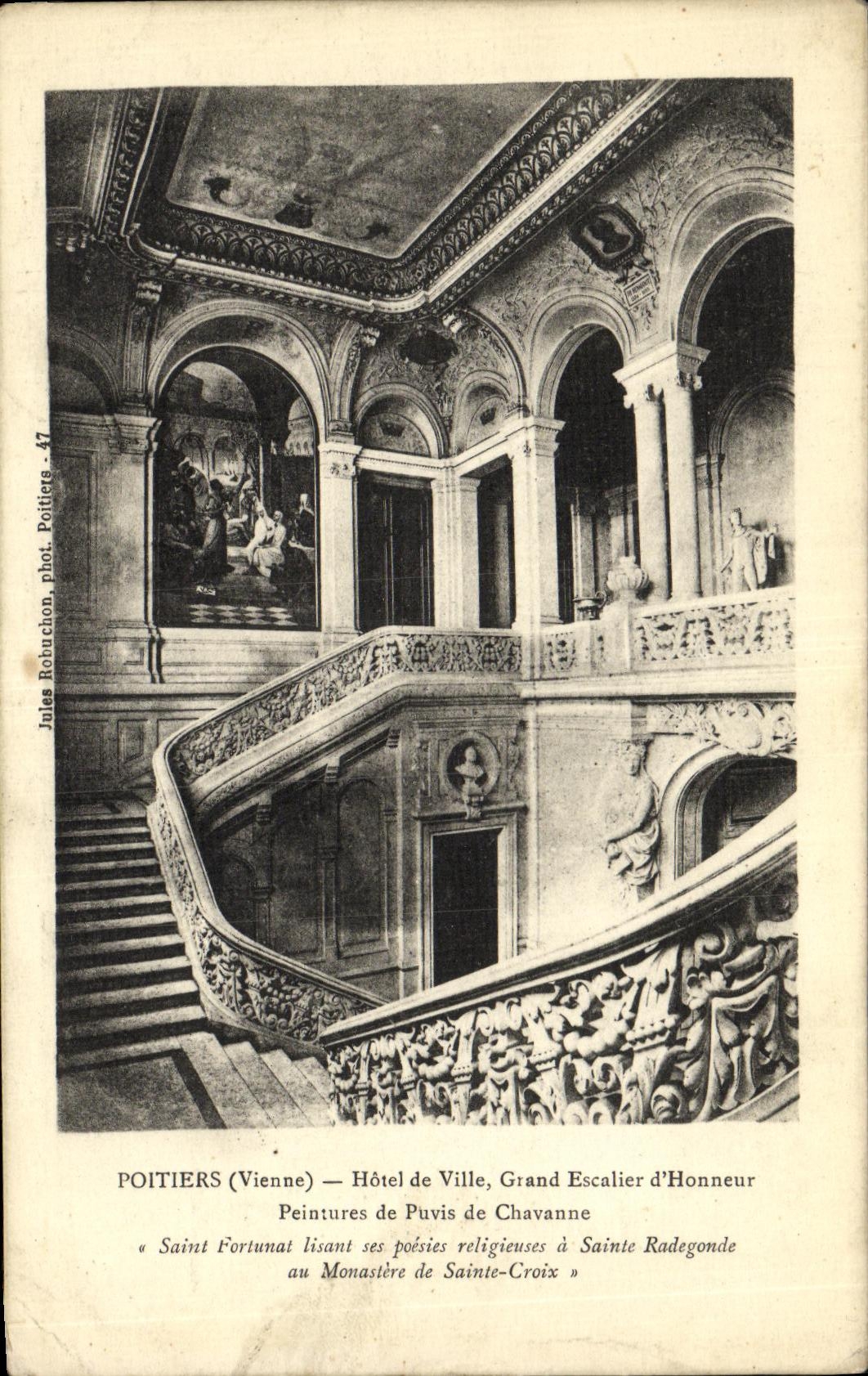 Poitiers (Vienne) — Hôtel de Ville, Grand Escalier d'Honneur — Peintures de Puvis de Chavanne « Saint Fortunat lisant ses poésies religieuses à Sainte Radegonde au Monastère de Sainte-Croix »