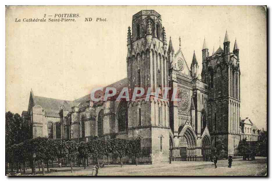 Poitiers — La Cathédrale Saint-Pierre — ND Phot.
