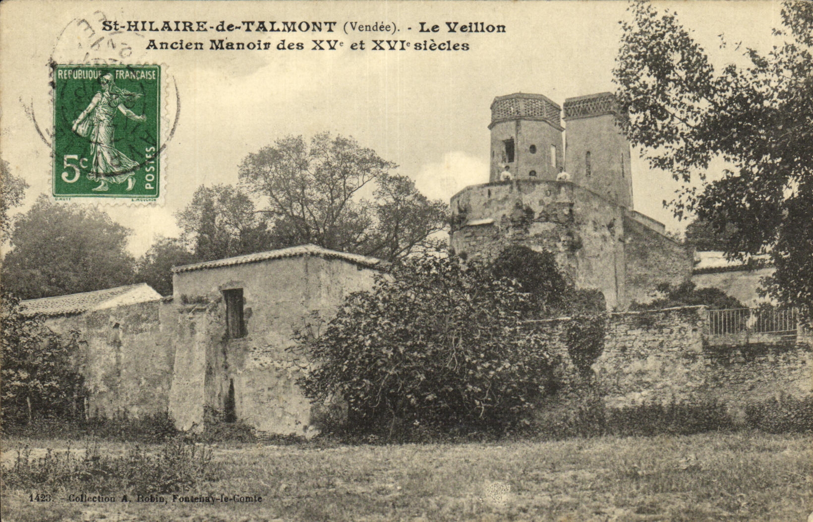 CPA St Hilaire de Talmont Le Veillon Ancien Manoir des 15 et 16eme 