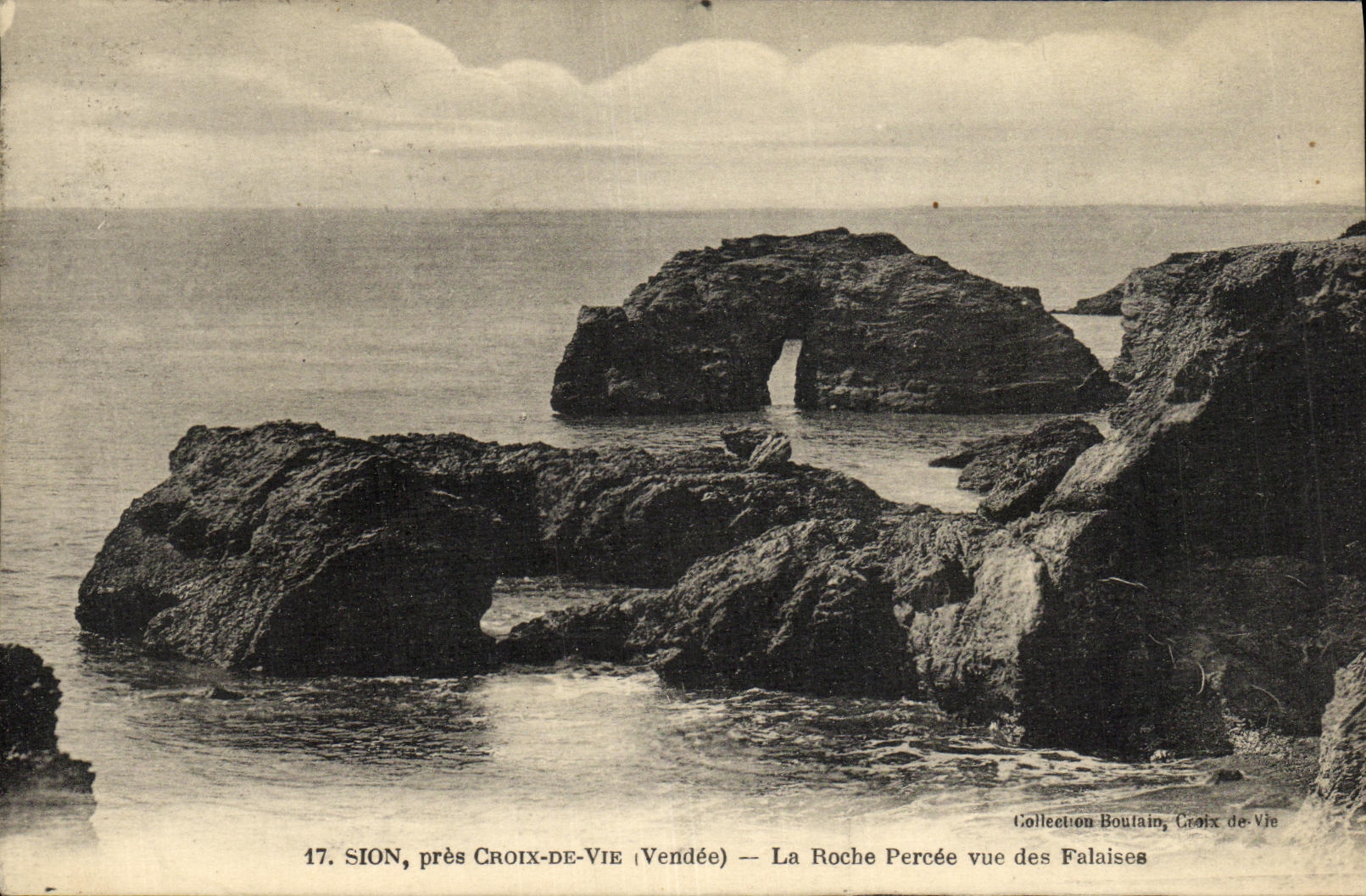 CPA Sion Pres Croix De Vie La Roche Percee Vue Des Falaises