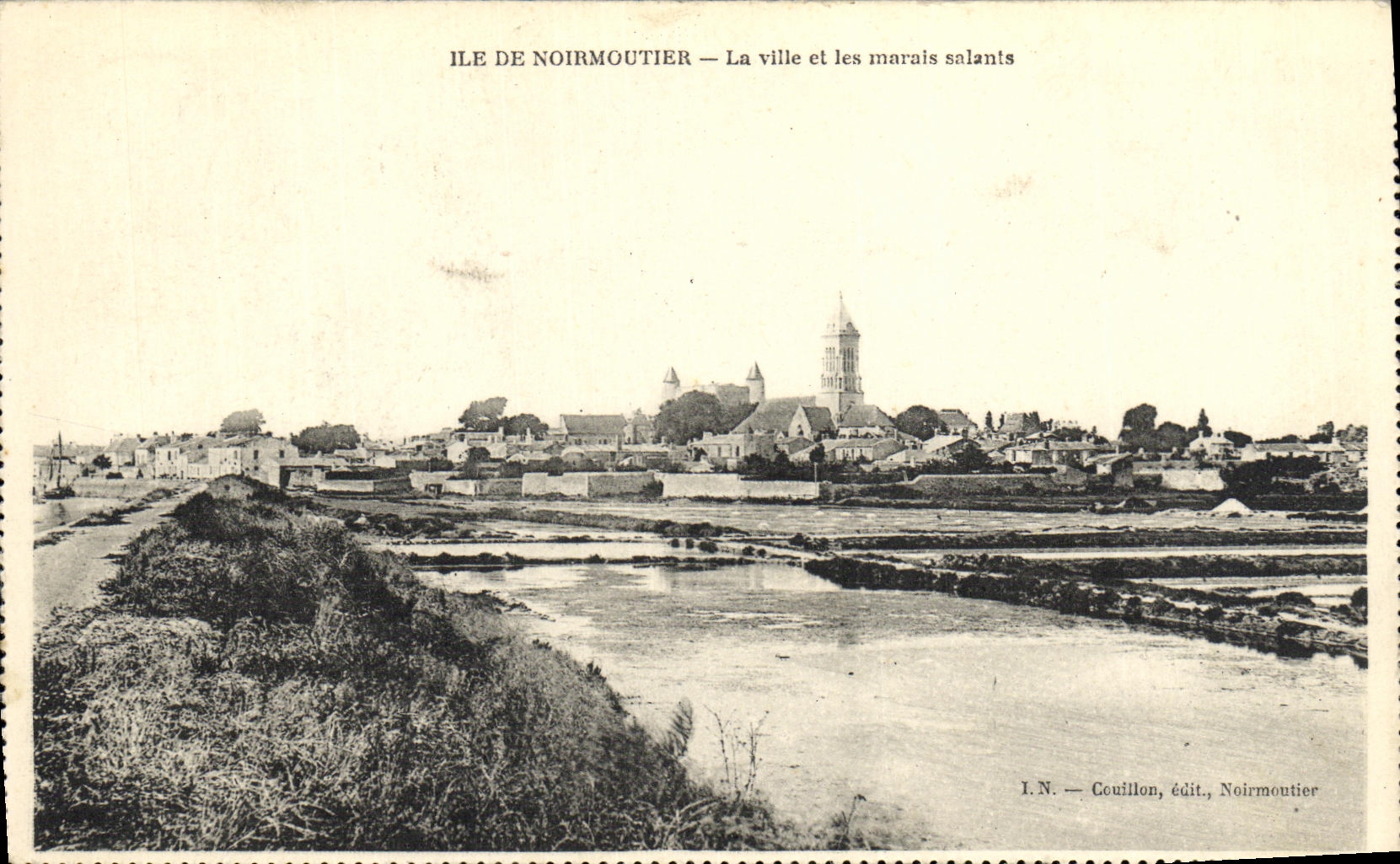CPA Ile de Noirmoutier La Ville et les marals Salants