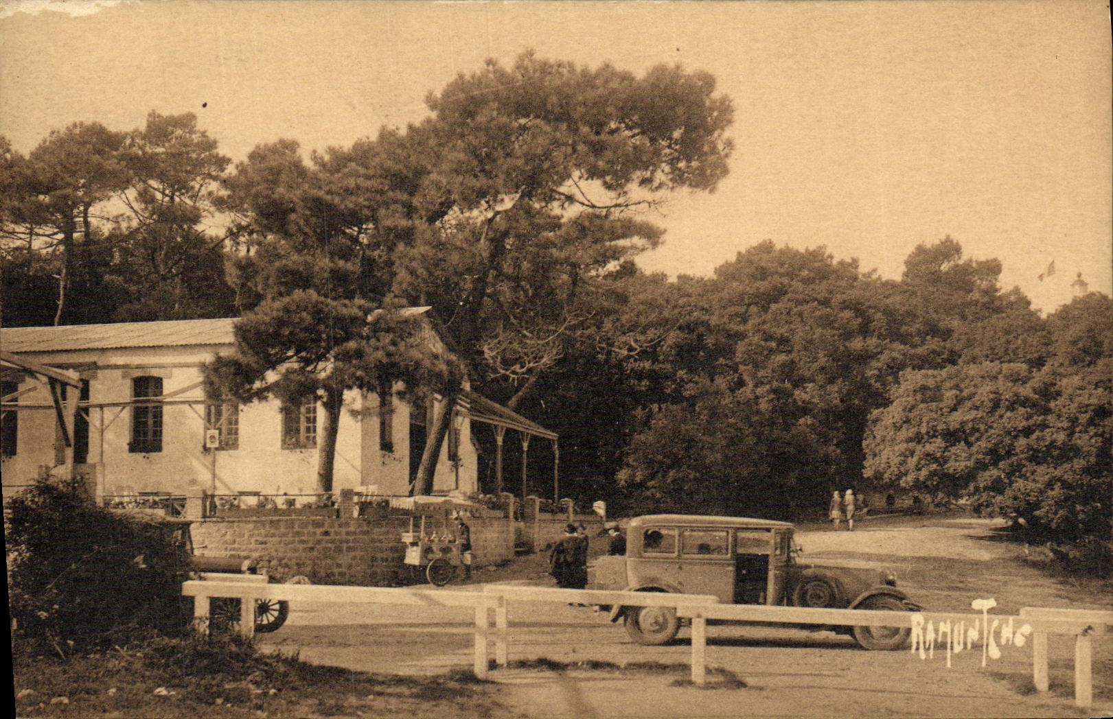 CPA Ile de Noirmoutier La Potiniere Automobile