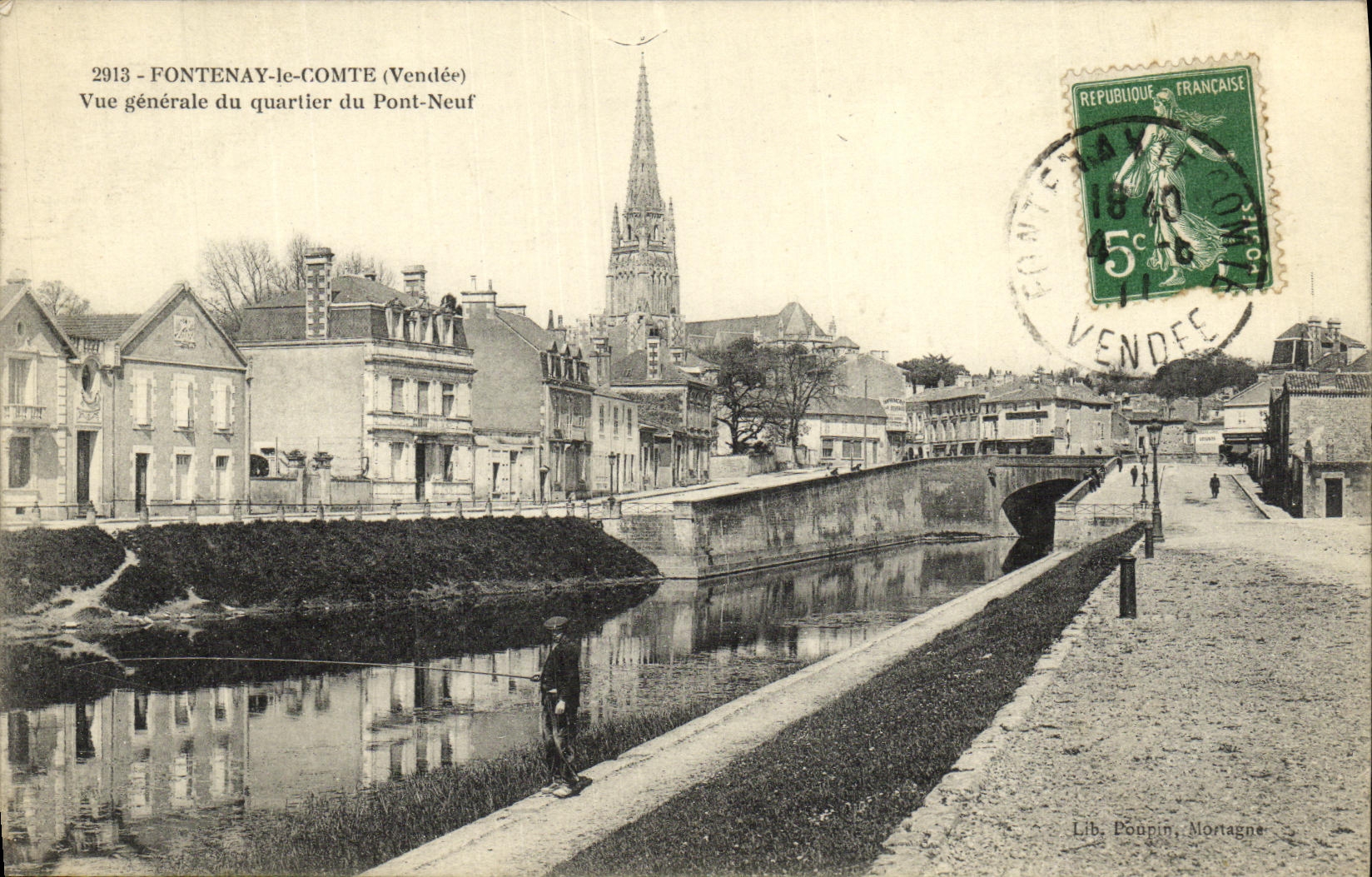 CPA Fontenay Le Comte Vue Generale du Quartier du Pont Neuf Pecheur