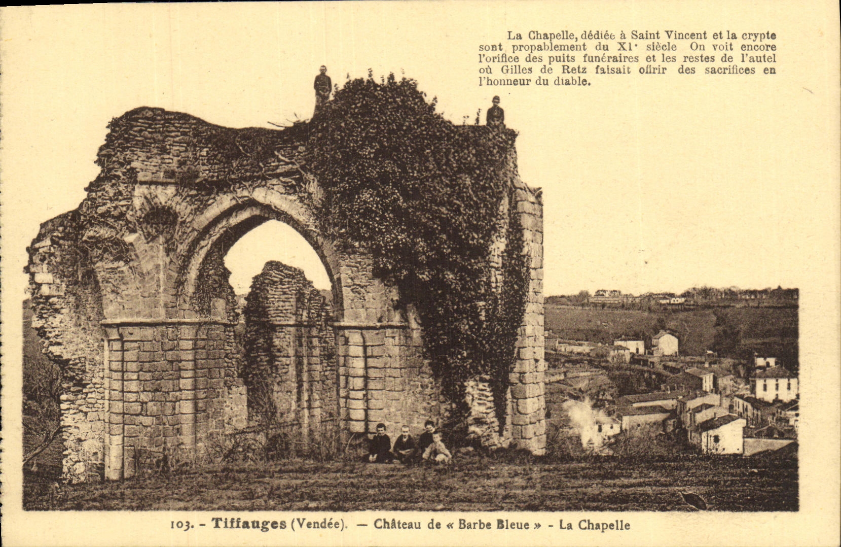 CPA Tiffauges Chateau de Barbe Bleue La Chapelle