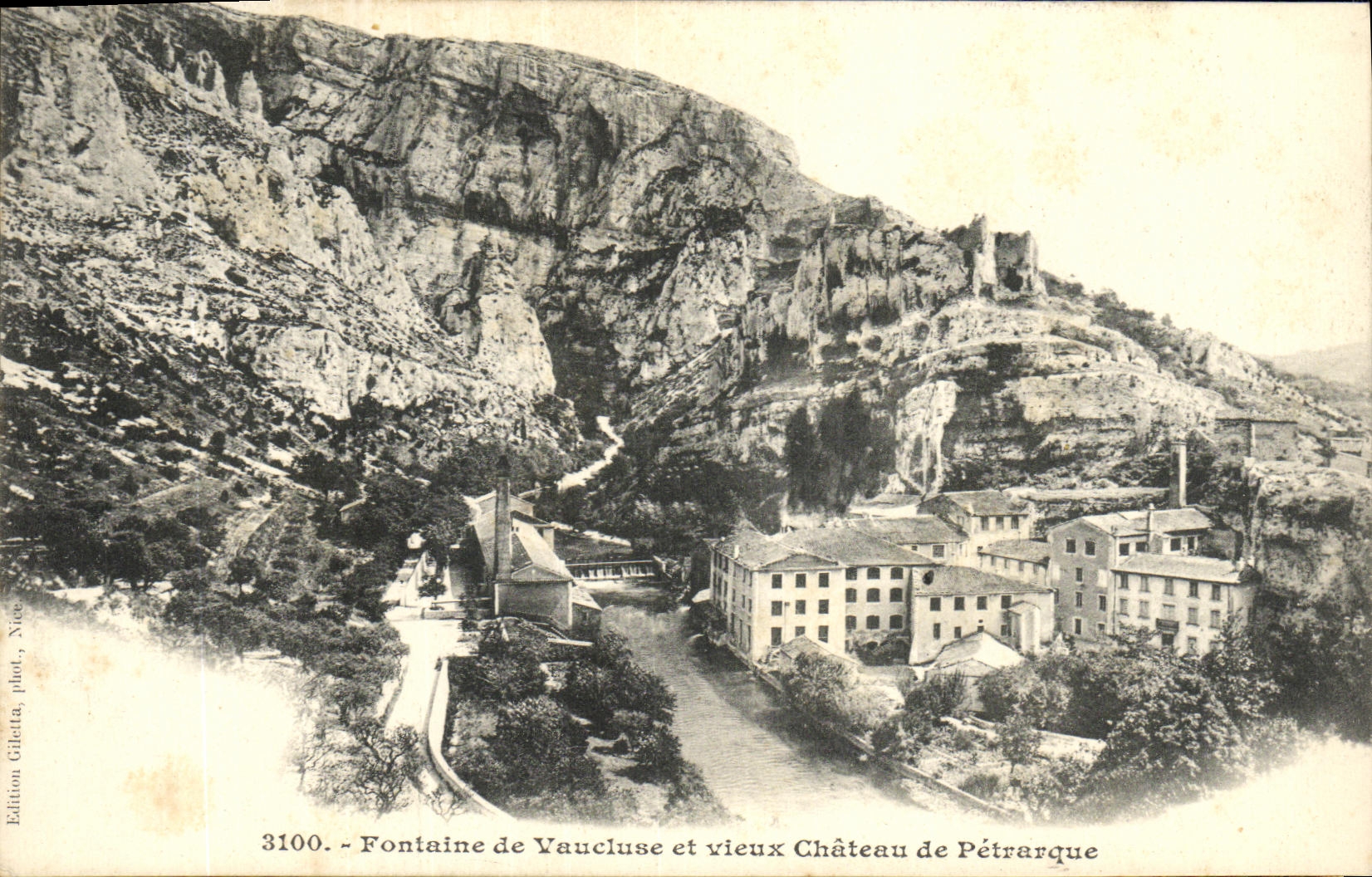 Fontaine de Vaucluse et vieux Château de Pétrarque — Édition Gilelta, phot. Nice, n° 3100