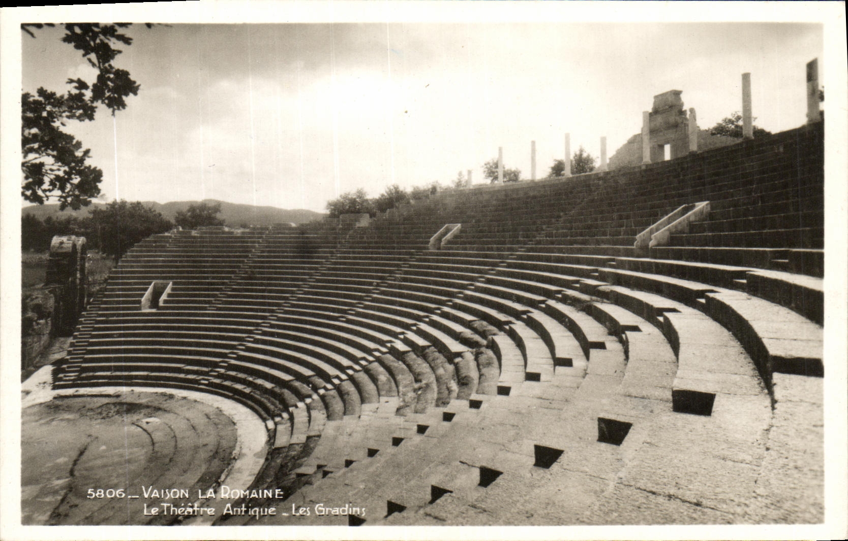 Vaison-la-Romaine — Le Théâtre Antique — Les Gradins — Édition du Vieux Port, Vaison-la-Romaine