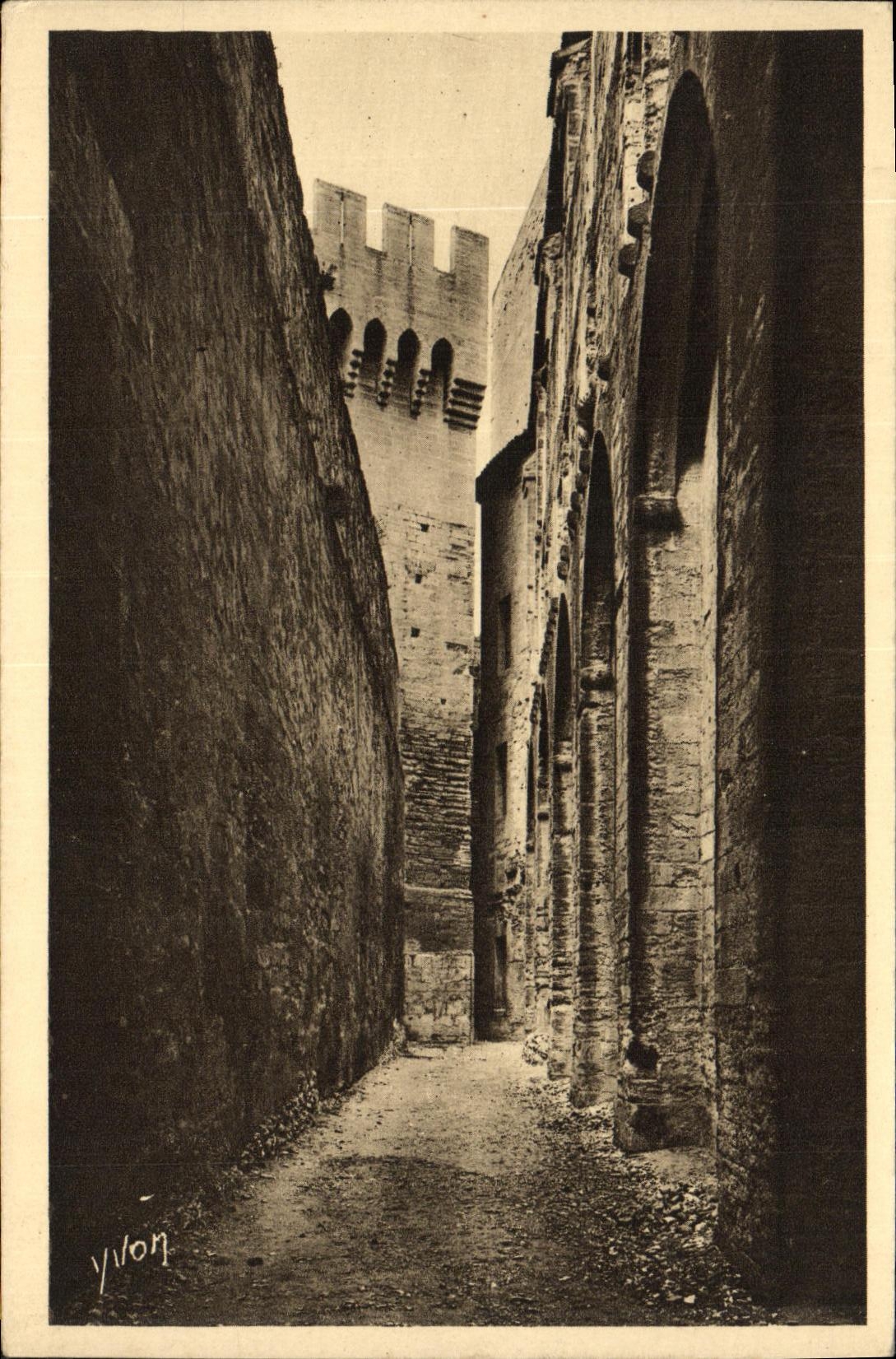 CPA Avignon Palais des Papes Chemin de Ronde