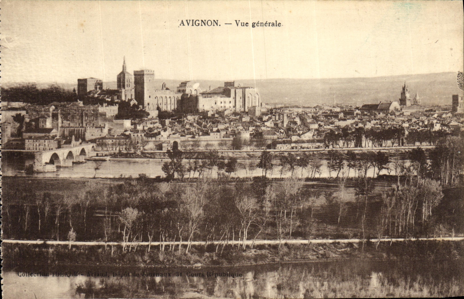 Avignon — Vue générale — Arlaud, Dépôt de Journaux, 31 Cours République