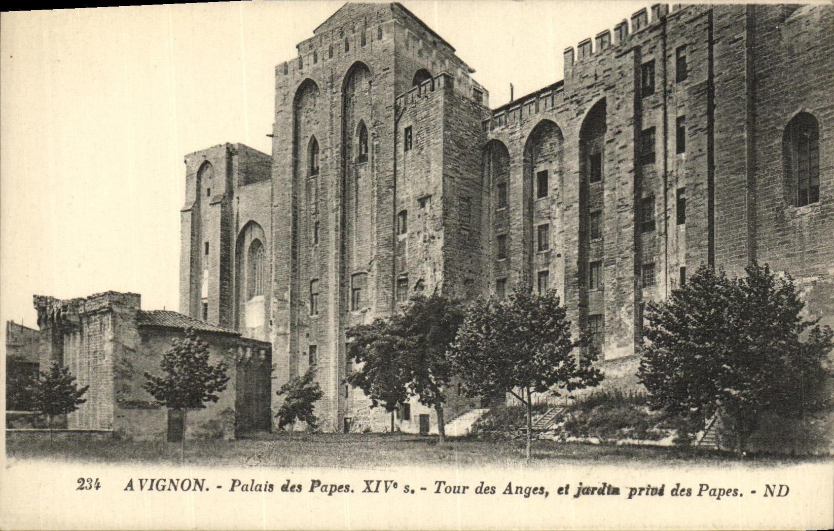 CPA Avignon Palais des Papes Tour des Anges et jardin prive des papes