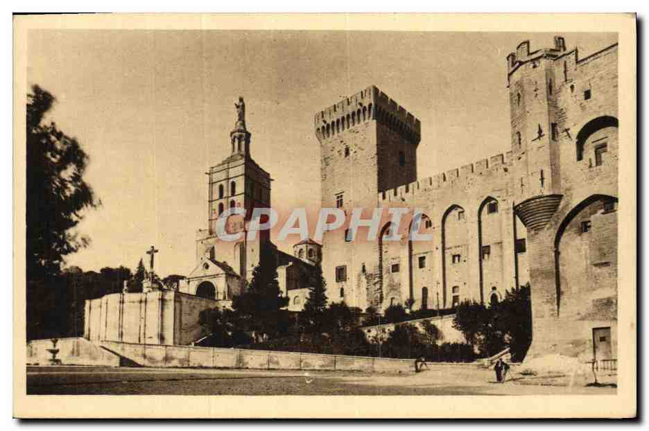CPA Avignon Cathedrale Notre Dame Des Doms et facade du palais des papes