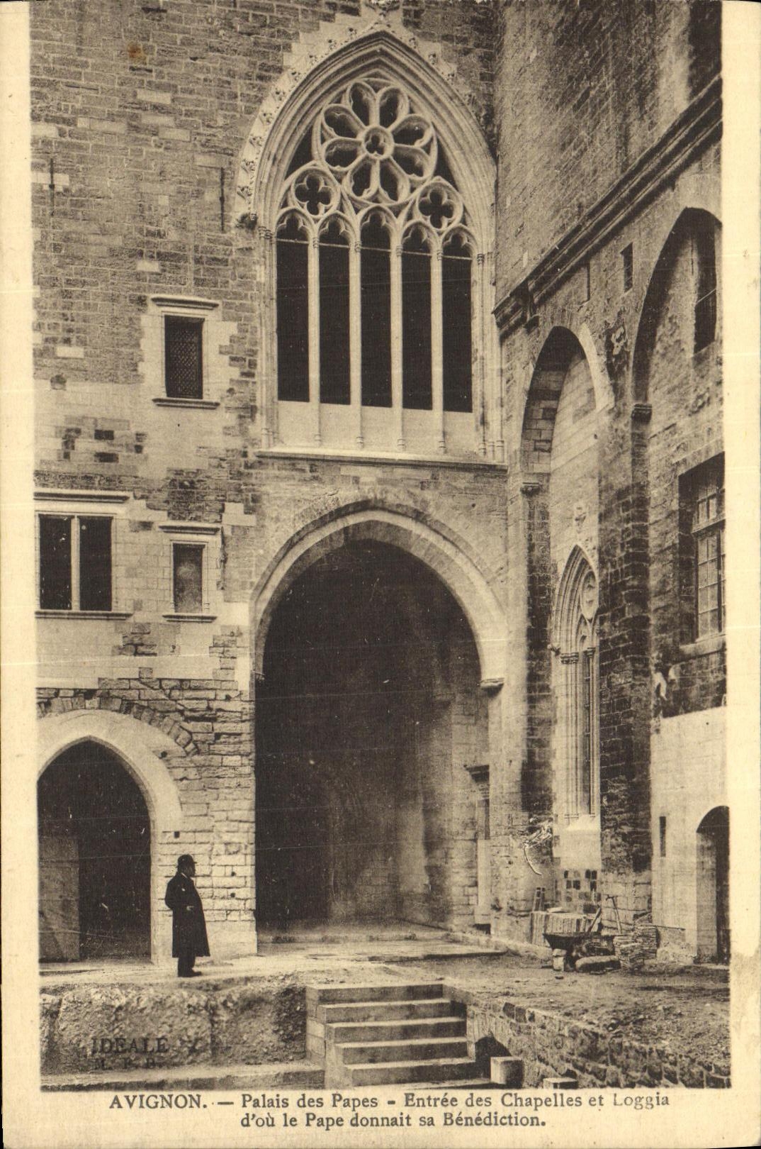CPA Avignon Palais des Papes Entree des Chapelles et loggia d ou le pape donnait sa benediction