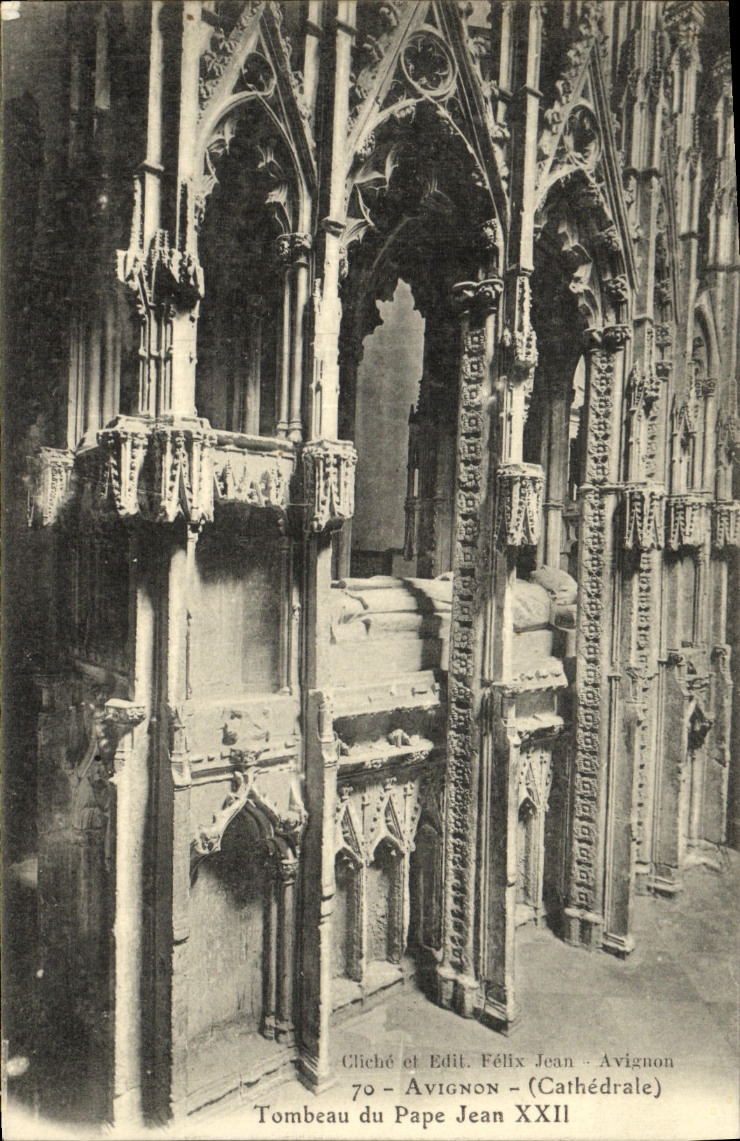 CPA Avignon Tombeau Du Pape Jean XXII