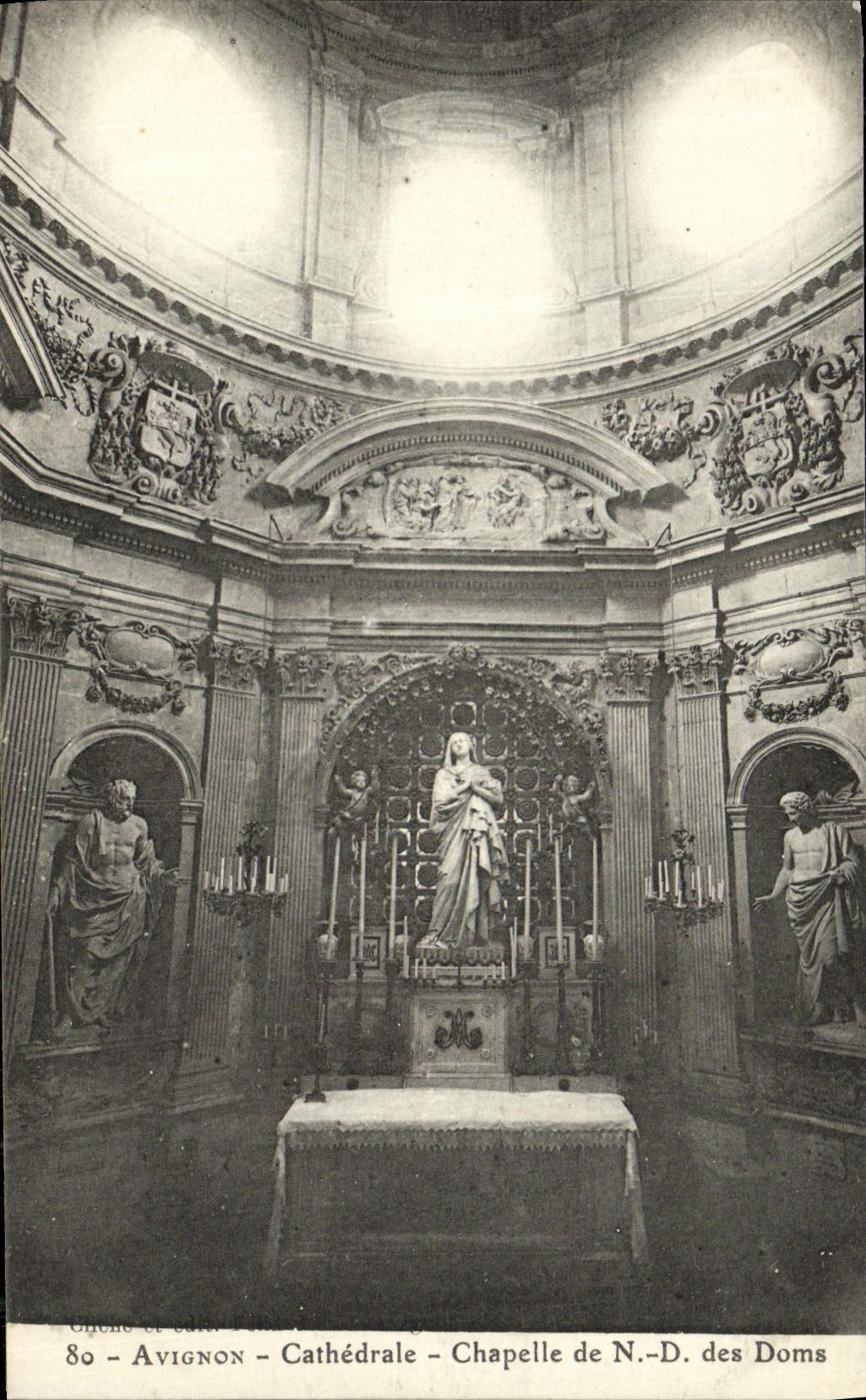 CPA Avignon Cathedrale Chapelle de N D Des Doms