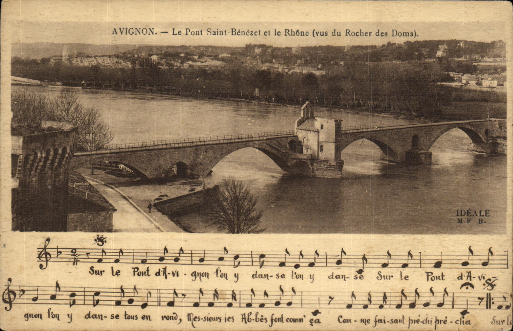 CPA Avignon Le Pont Saint Benezet et le Rhone Vus du rocher des Doms