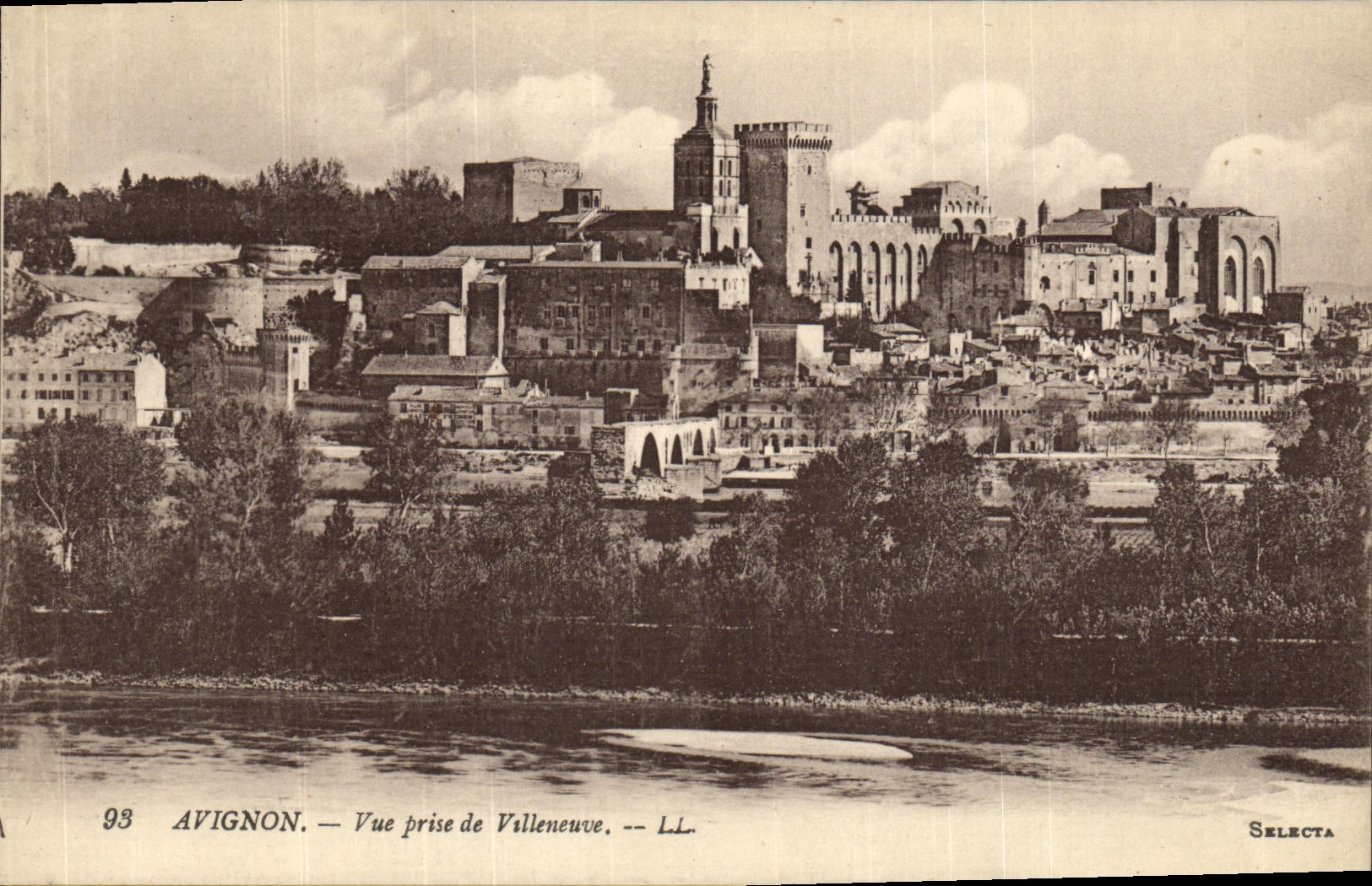 CPA Avignon Vue Prise De Villeneuve 