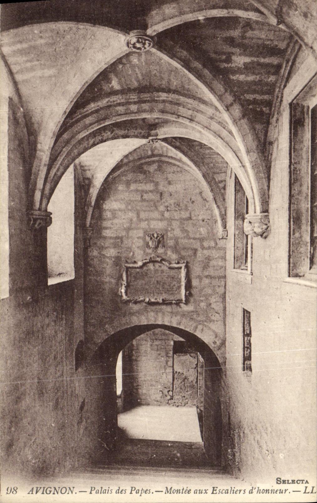 CPA Avignon Palais des Papes Montee Aux Escaliers d Honneur 