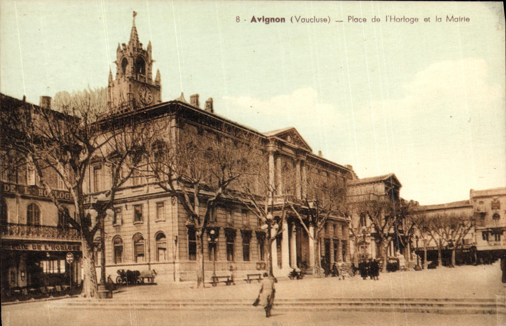 Avignon (Vaucluse) — Place de l'Horloge et la Mairie