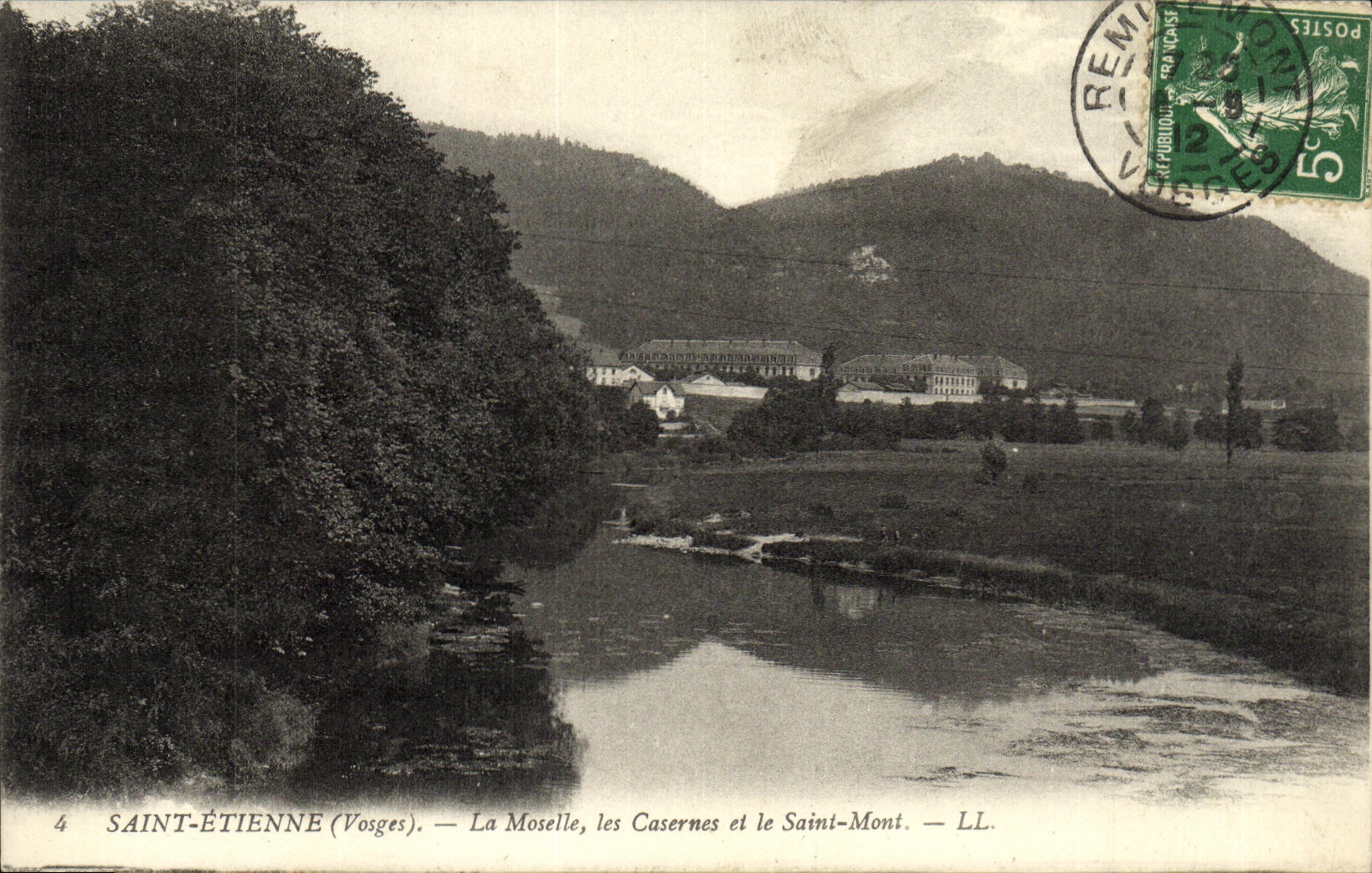 CPA Sainte Etienne La Moselle Les Casernes Et Le Saint Mont 