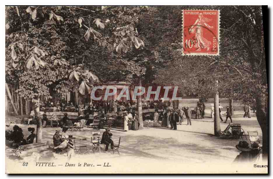 CPA Vittel Dans Le Parc 