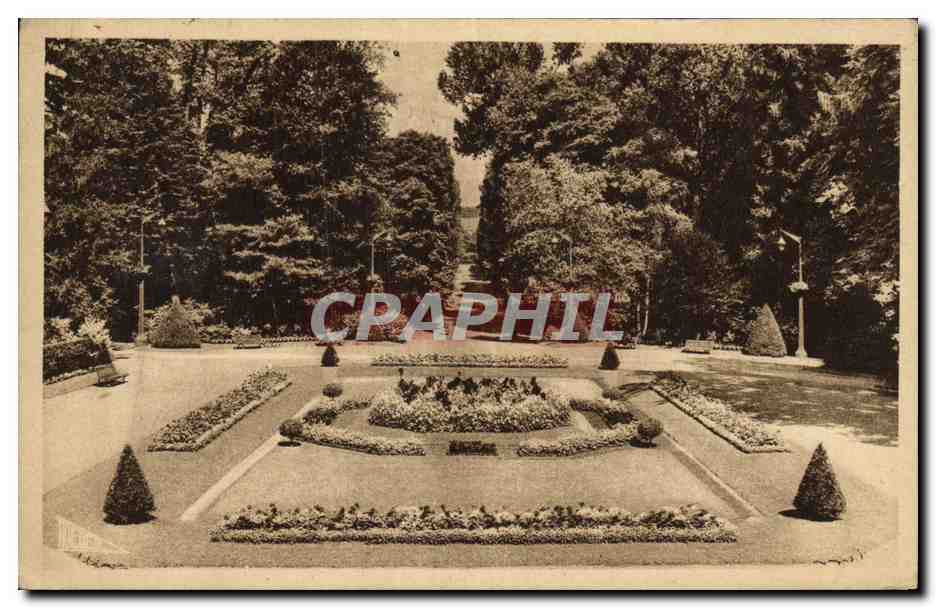 CPA Vittel Les Jardins Du Casino Et Le Parc 
