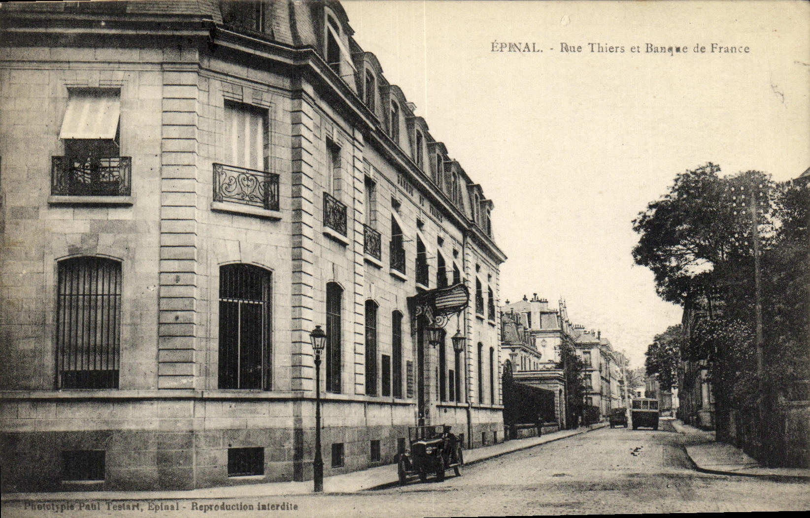 CPA Epinal Rue Thiers et Banque de France 