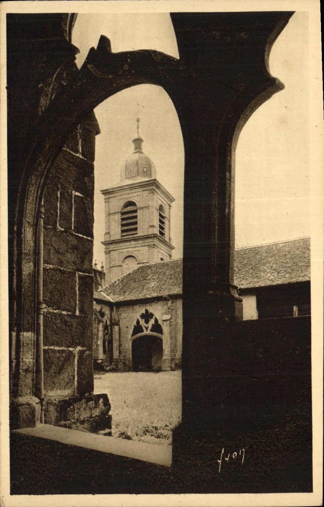 CPA Saint Die Tour De la Cathedrale 