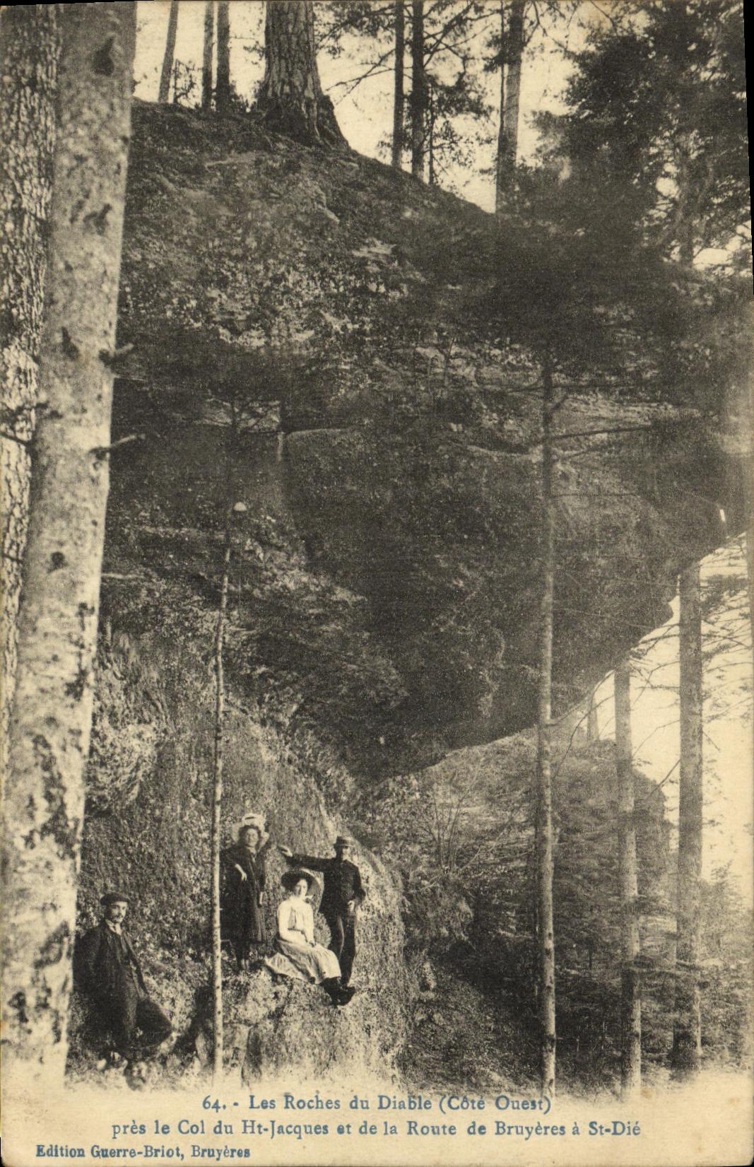 CPA Saint Die Les Roches du Diable Pres Le Col Ht Jacques et De La Route de Bruyeres