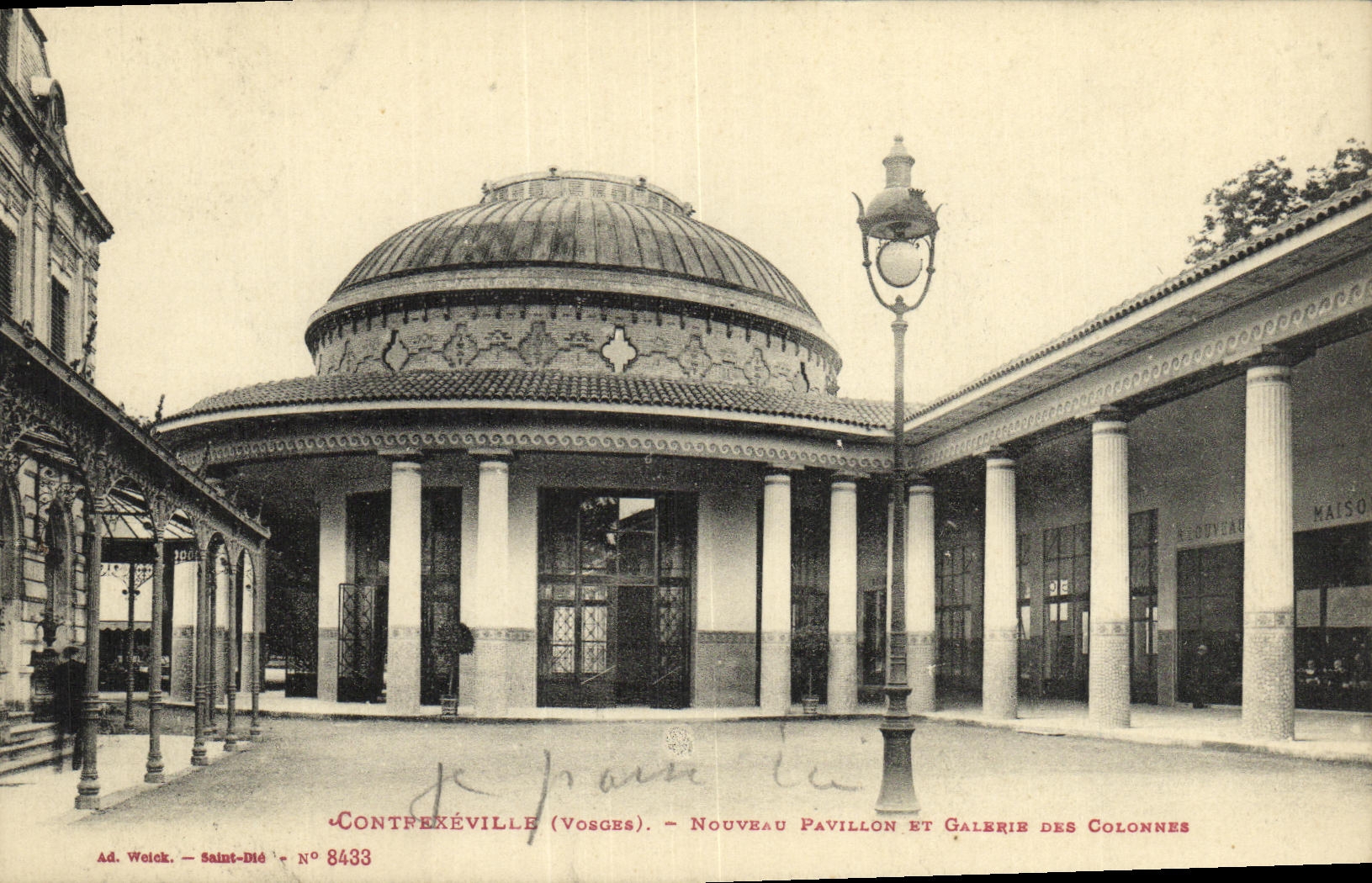 CPA Contrexeville Nouveau Pavillon Et Galerie Des Colonnes