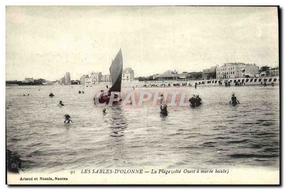 CPA Les Sables D Olonne La Plage Bateau