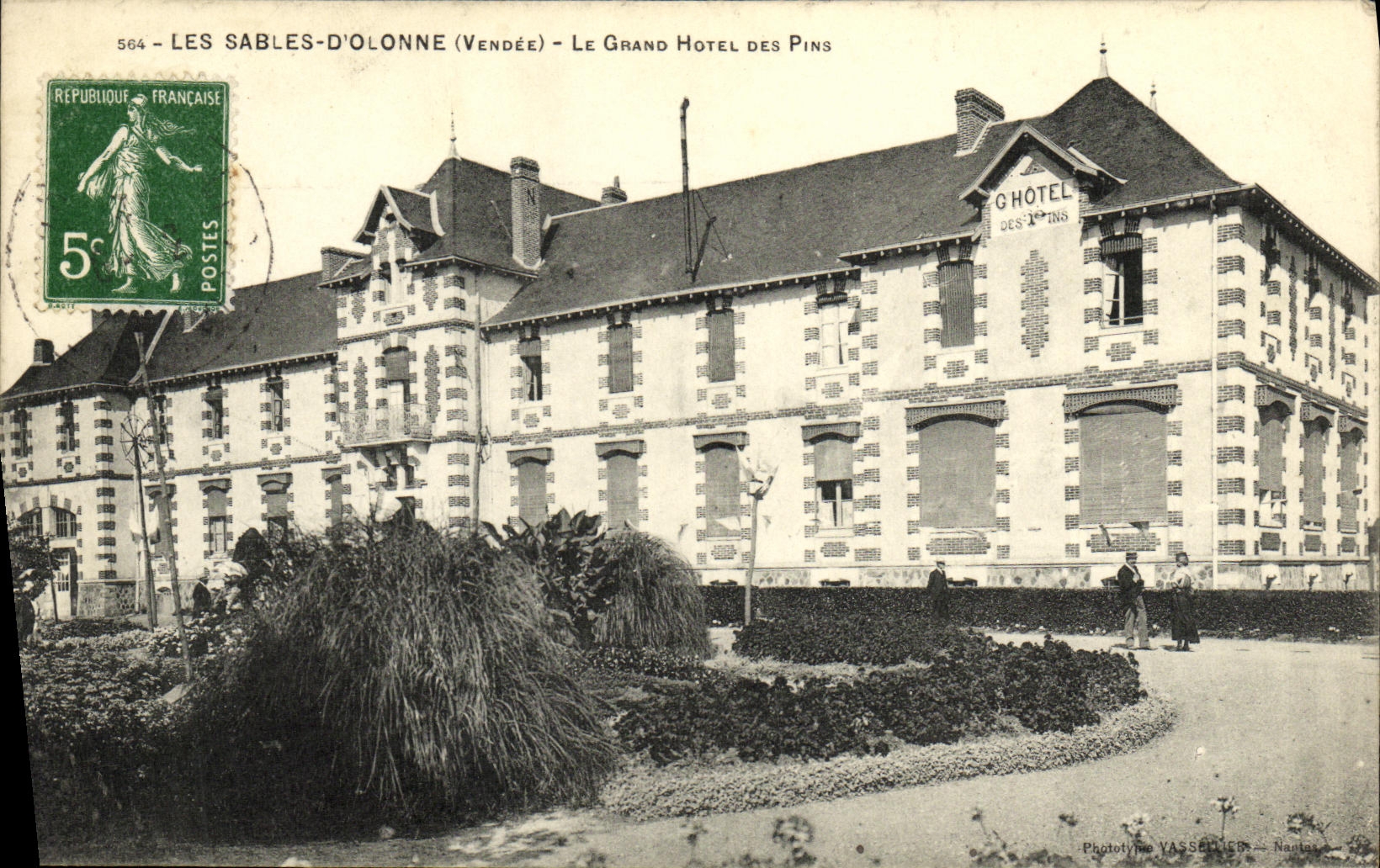 Les Sables-d'Olonne (Vendée) — Le Grand Hôtel des Pins — Phototype VASSEUR — n° 564