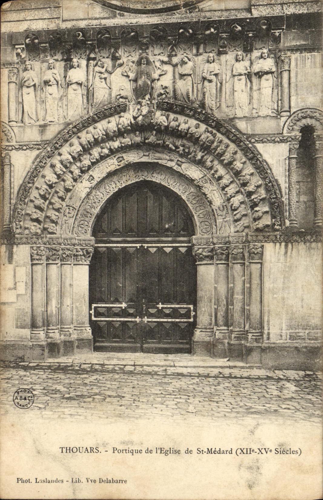 CPA Thouars Portique de l Eglise de St Medard