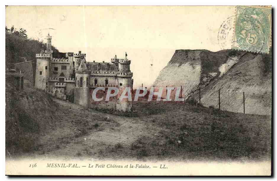 CPA Mesnil Val Le Petit Chateau et La Falaise 