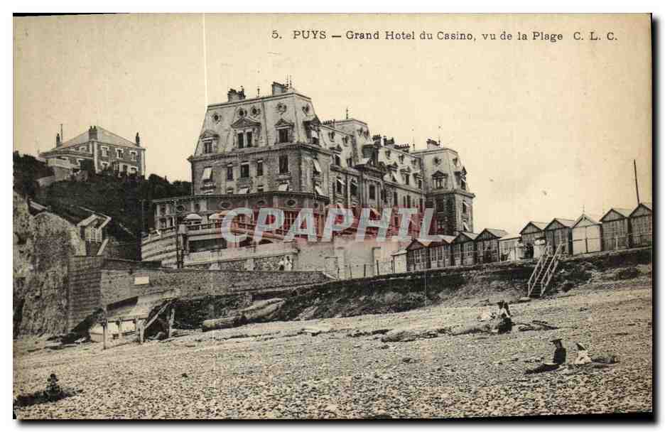 CPA Puys Grand Hotel du Casino Vu De La Plage 