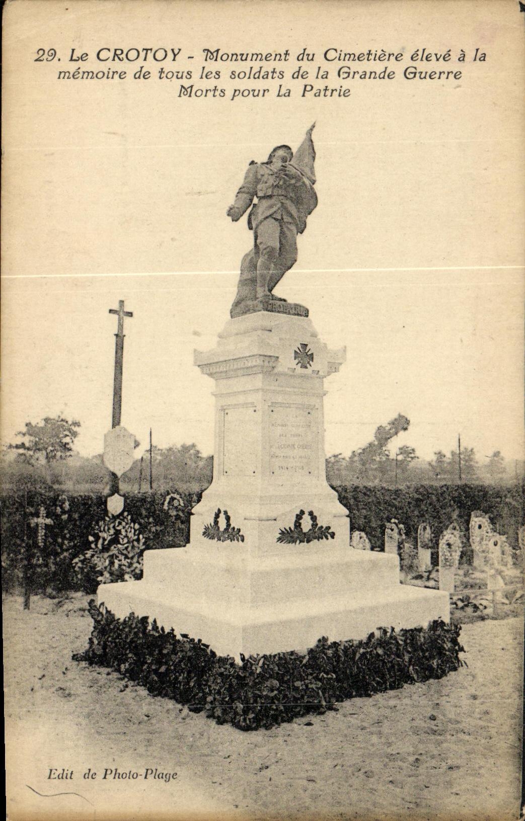 CPA Le Crotoy Monument Du Cimetiere Eleve a la memoire de tous les soldats de la grande guerre morts pour la patrie 