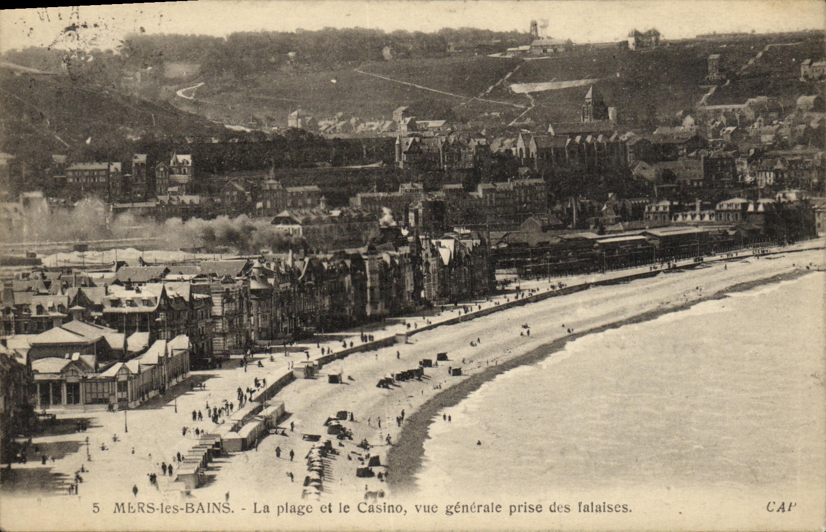 CPA Mers les Bains La Plage et le Casino Vue Generale Prise Des Falaises