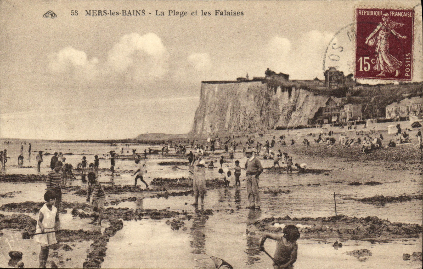 CPA Mers les Bains La Plage et Les Falaises Enfants
