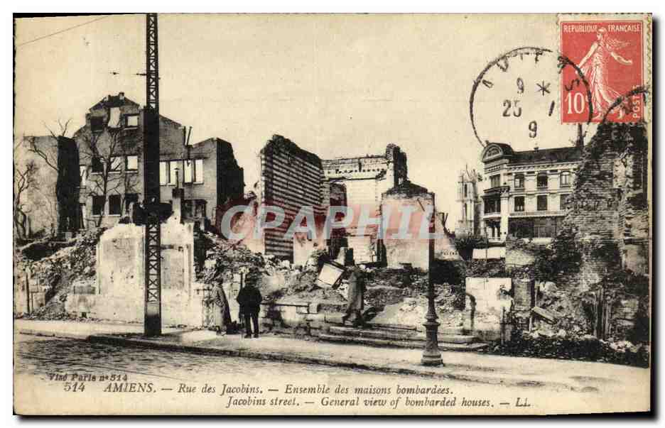 CPA Amiens Rue des Jacobins Ensemble des maisons bombardees Militaria 
