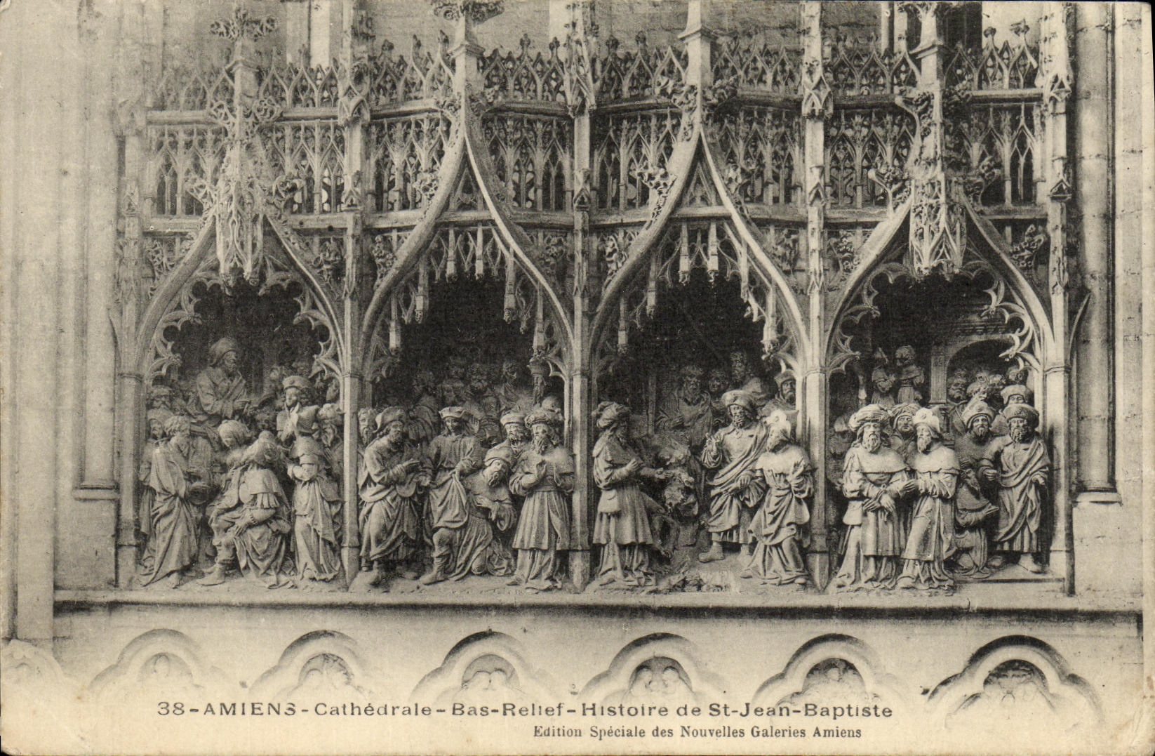 CPA Amiens Cathedrale Bas Relief Histoire de Ste Jean Baptiste 