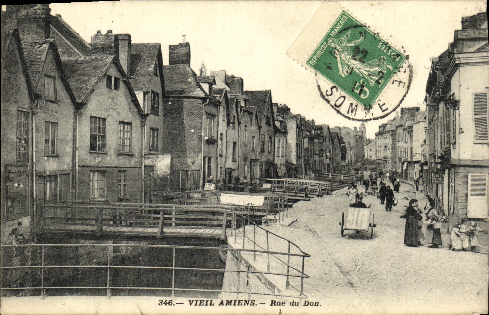 CPA Vieil Amiens Rue du Don 
