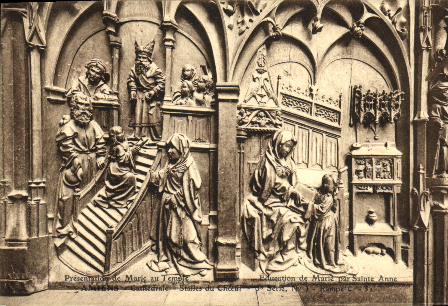 CPA Amiens Cathedrale Stalles du Choeur Marie au temple Education de Marie par Sainte Anne