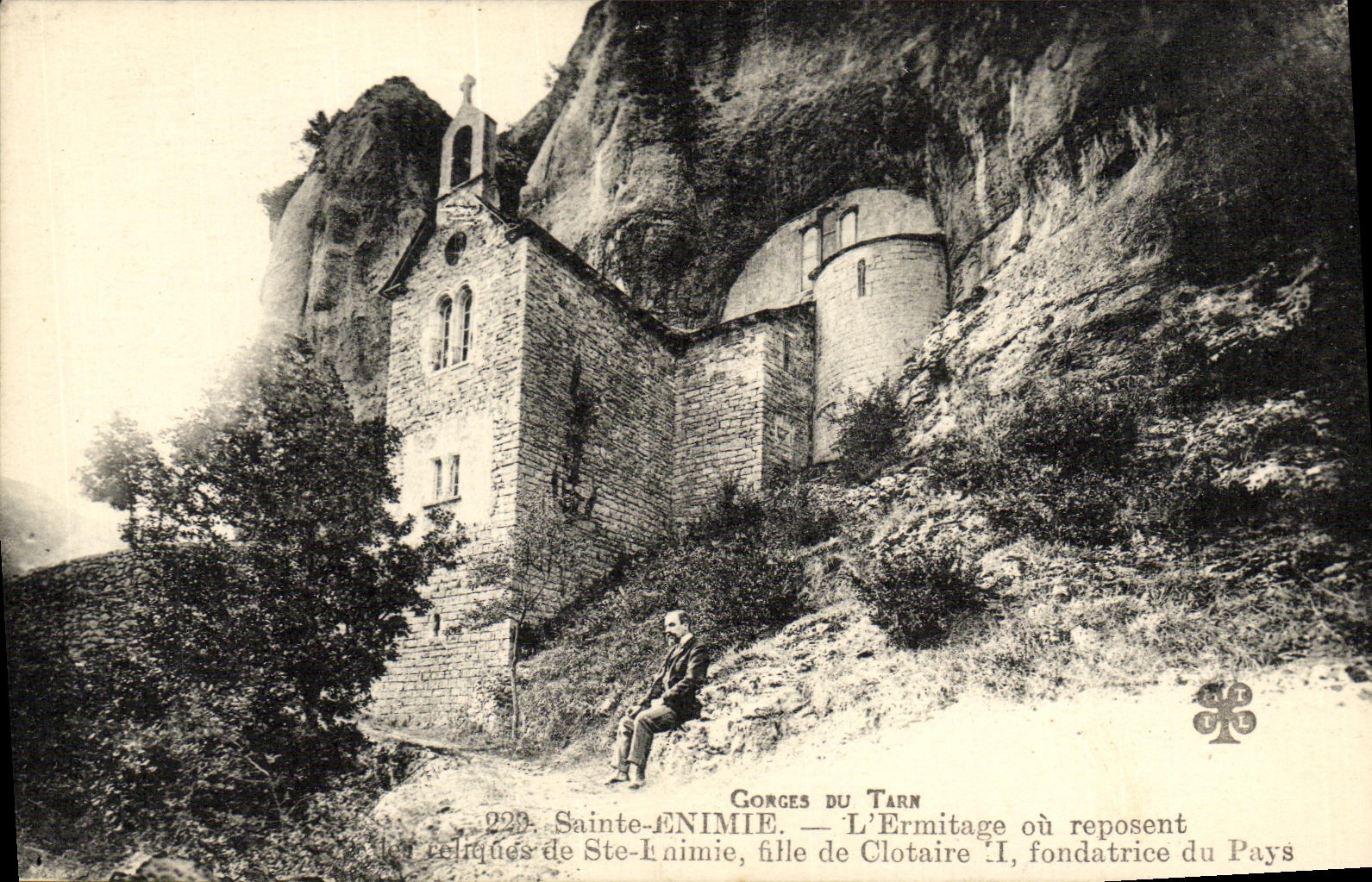CPA Gorges Du Tarn Sainte Enimie L Ermitage ou Reposent les reliques de Ste Enimie fille de Clotaire fondatrice du pays 