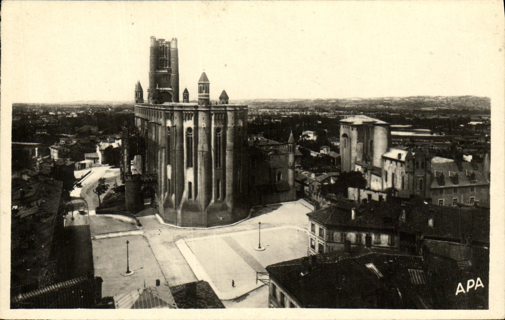 Albi — Cathédrale Sainte-Cécile et Musée Ancien Archevêché — éditeur APA