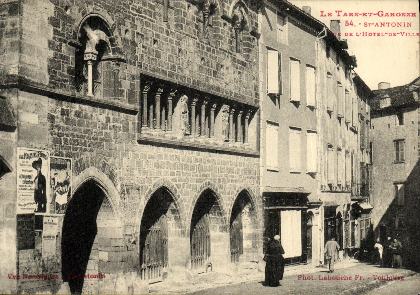 CPA Le Tarn et Garonne St Antonin Vue de l hotel de ville