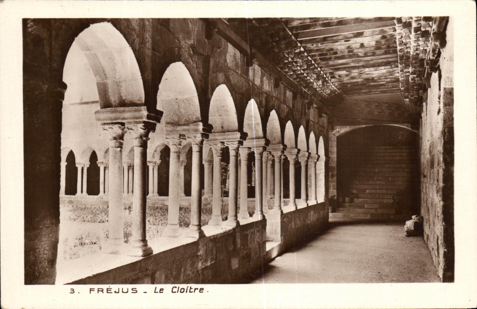 Fréjus - Le Cloître — éditeur Monuments Historiques de France, n°3
