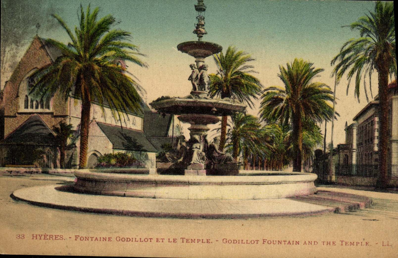 CPA Hyeres Fontaine Godillot Et Le Temple 